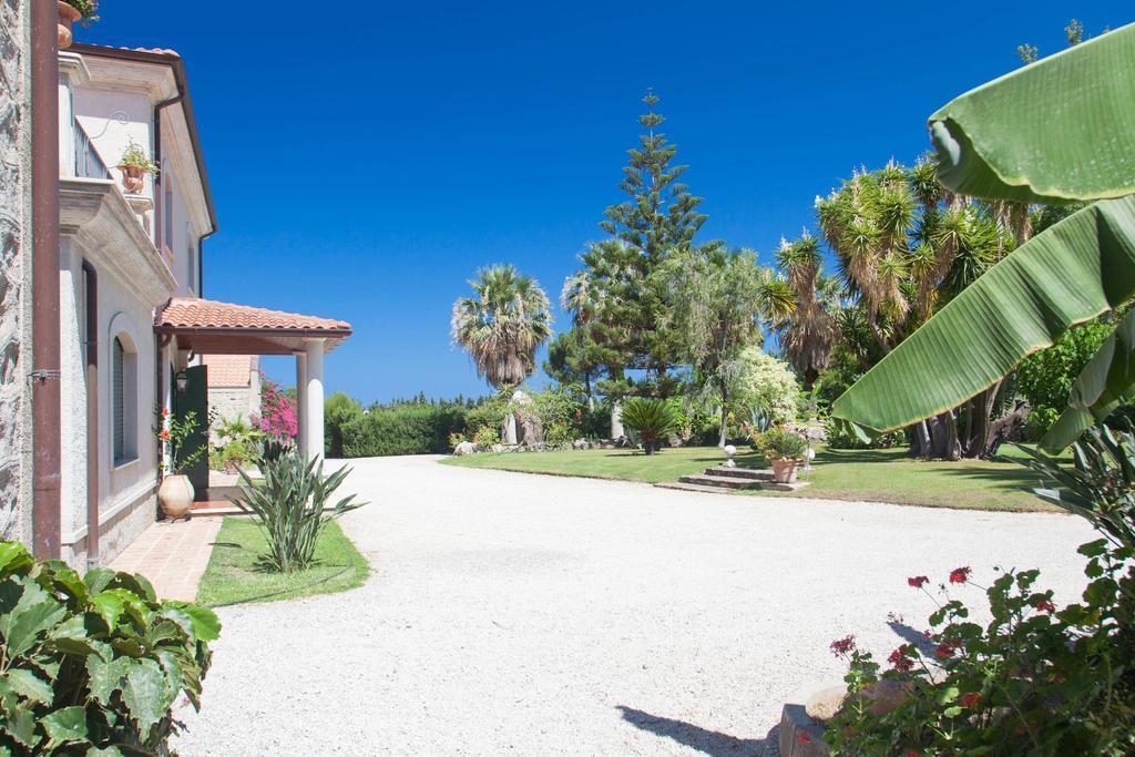 Villa Rosmarino Park Ito83084B59Cp6Px5J à SantʼAgata di Militello Extérieur photo
